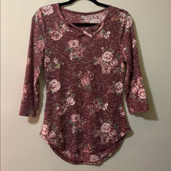 Floral burgundy top - Picture 4 of 5